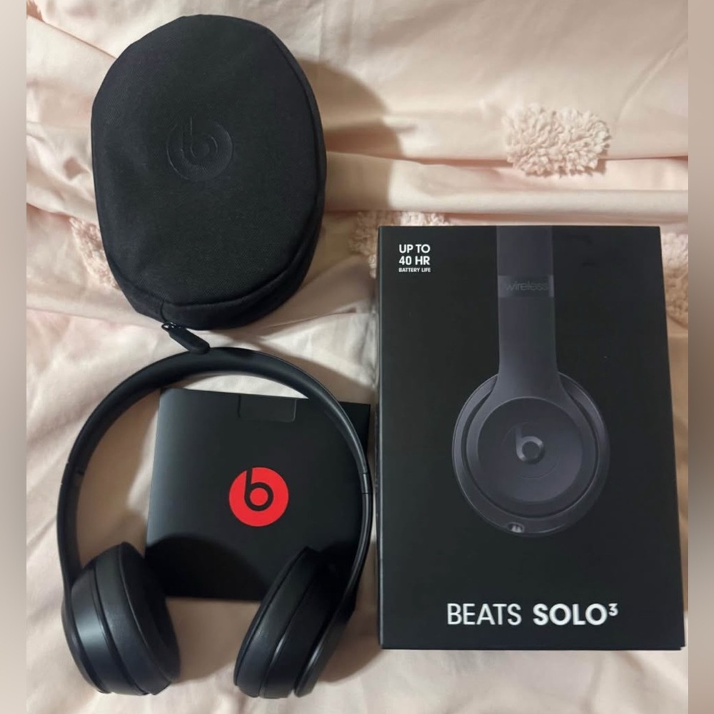 Beats by Dre Solo3 Wireless On-Ear Headphones - Black
